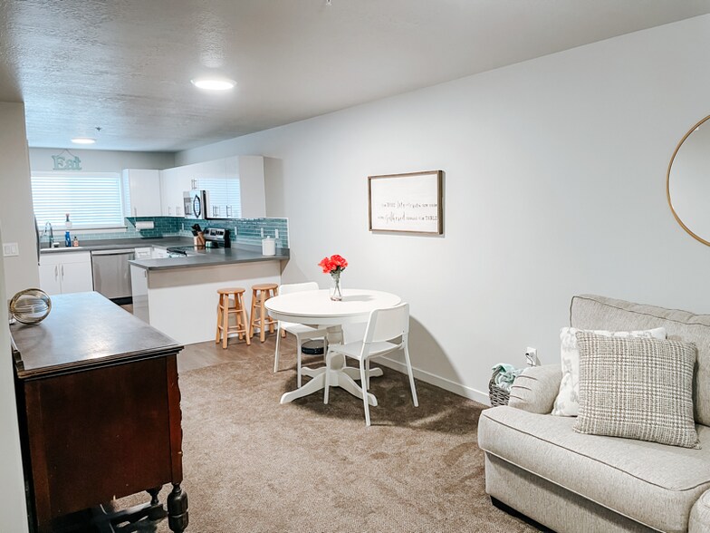 Building Photo - 675 S 100 W