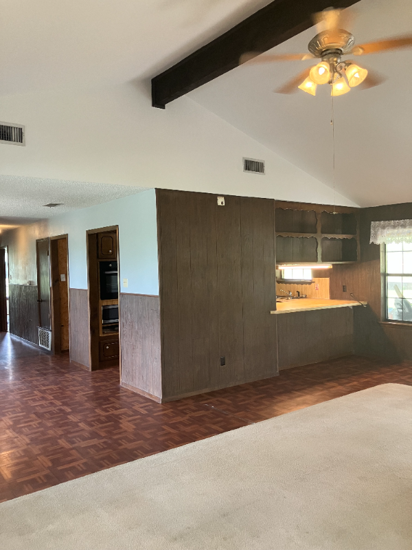 Building Photo - 425 Private Rd 816