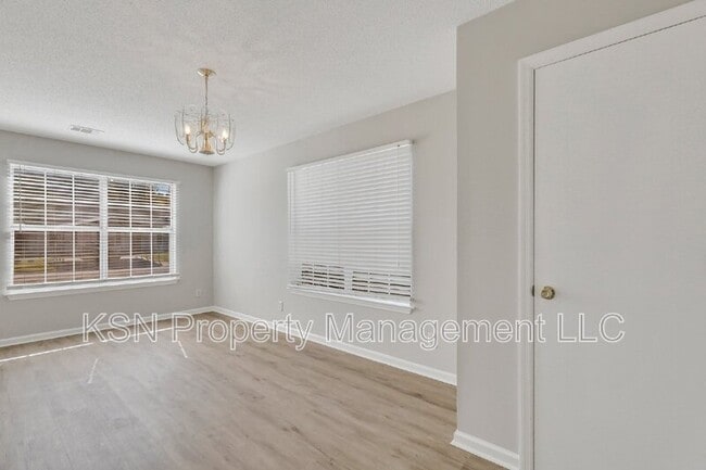 Building Photo - 129 Finn Cir