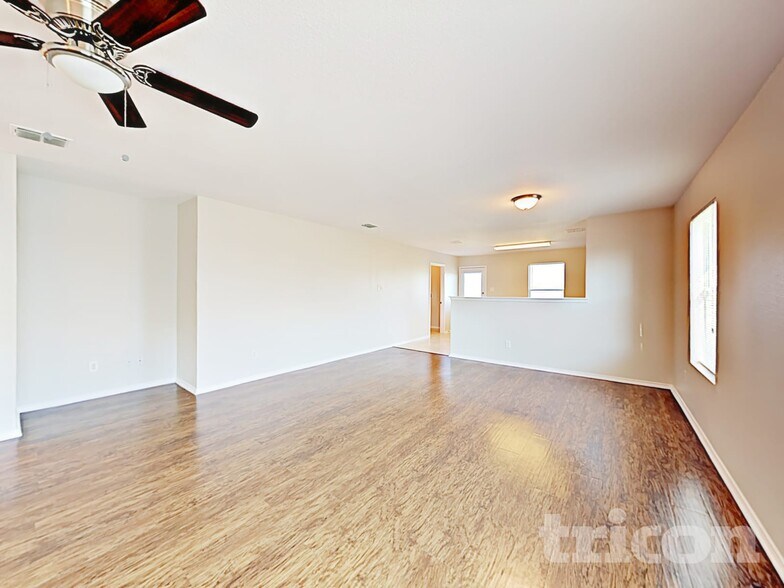Building Photo - 2513 Thousand Oaks Dr