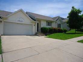 Building Photo - 10 Jema Ct