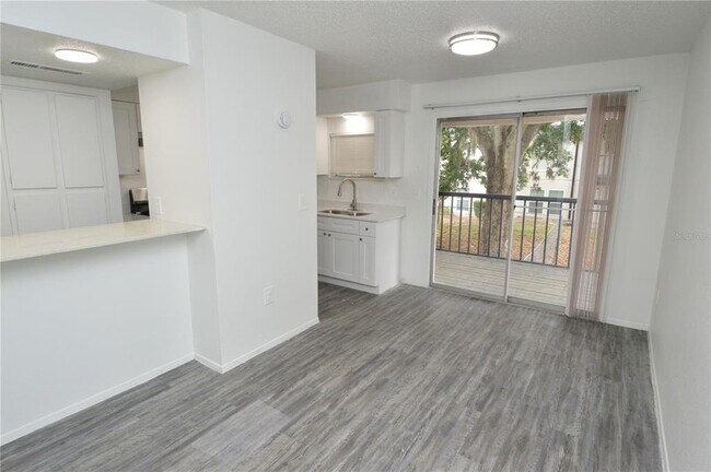 Building Photo - 5004 Castile Pl