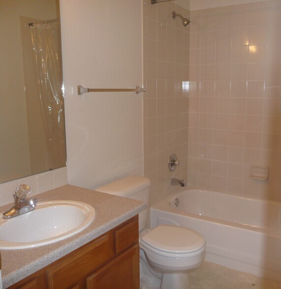 Upstairs 2nd Bath - 1212 S Emery St
