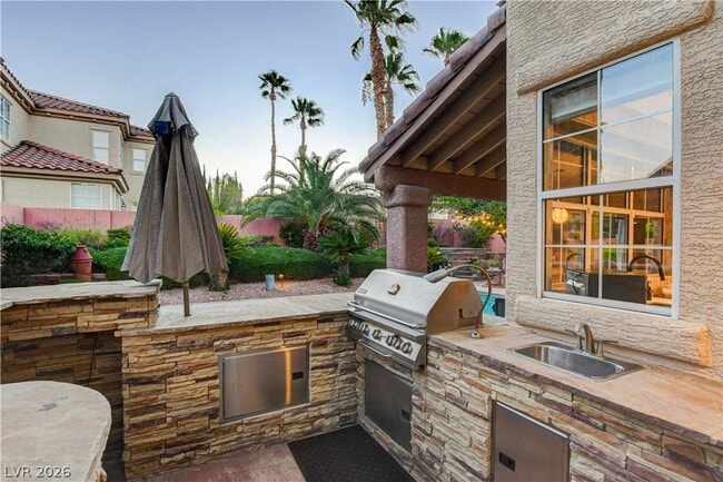 Building Photo - 1409 Palantine Hill Dr
