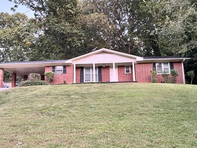 Primary Photo - 3867 Bretton Woods Rd