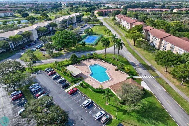 Building Photo - 12600 SW 5th Ct