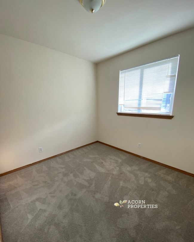 Building Photo - 1314 NW Falls Creek Loop