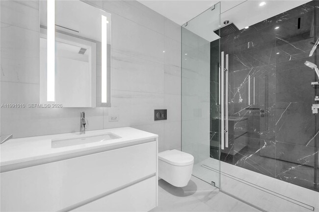 Building Photo - 300 Biscayne Blvd Way