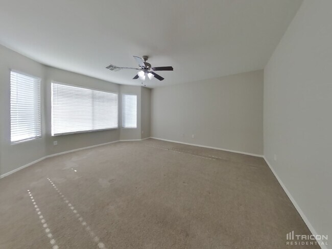 Building Photo - 8053 N 109th Ln