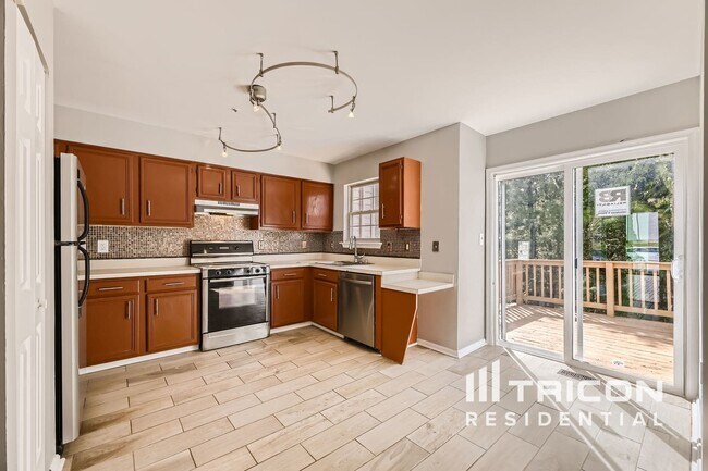 Building Photo - 4744 Wainwright Cir