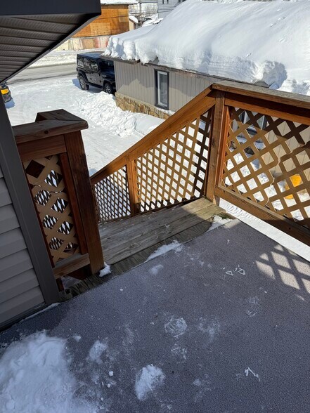 Building Photo - 909 27th Ave