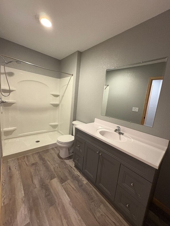 Building Photo - PRICE REDUCED!!! 4 bed / 3 bath Twinhome for Rent!