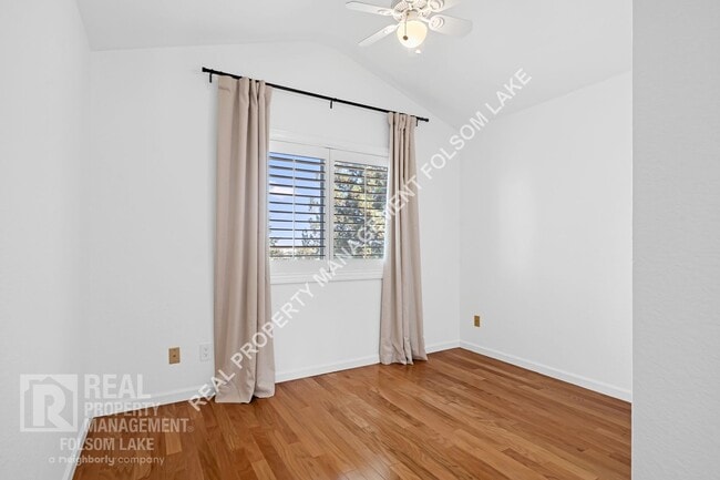 Building Photo - Beautiful 4bd 3ba home in Los Cerros Neigh...