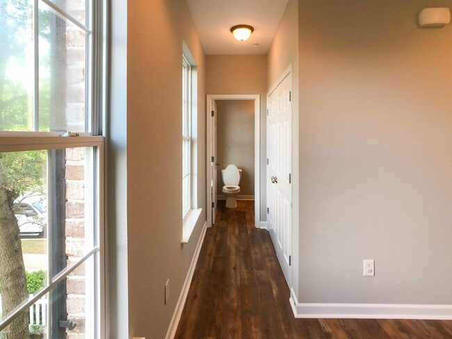 Building Photo - 2834 Howard Ave