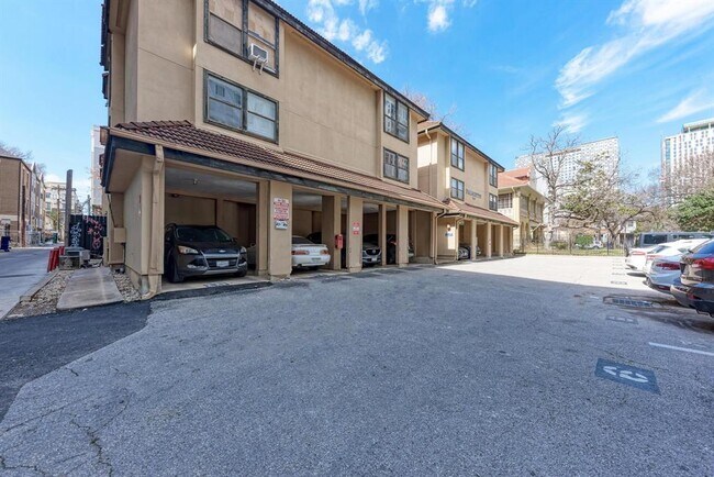 Building Photo - 2110 Rio Grande St