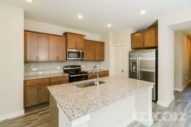 Building Photo - 612 Foxtail Agave St