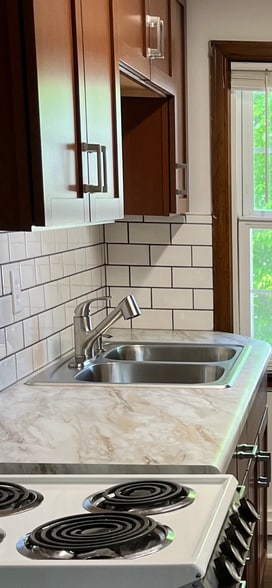 Kitchen - 109 E Chestnut St