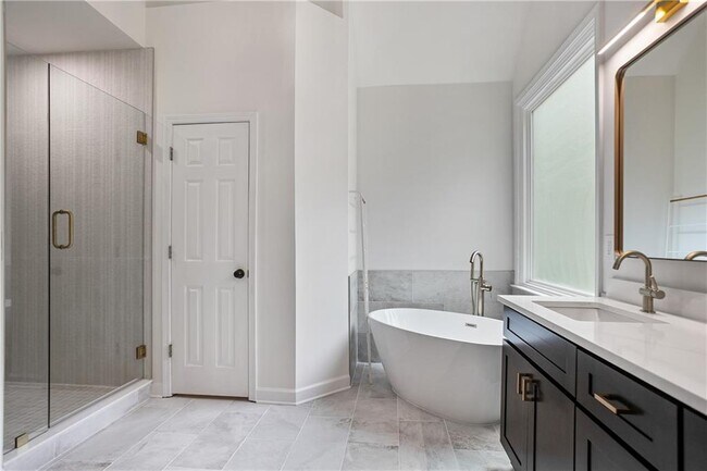 Building Photo - 6285 Sterling Dr