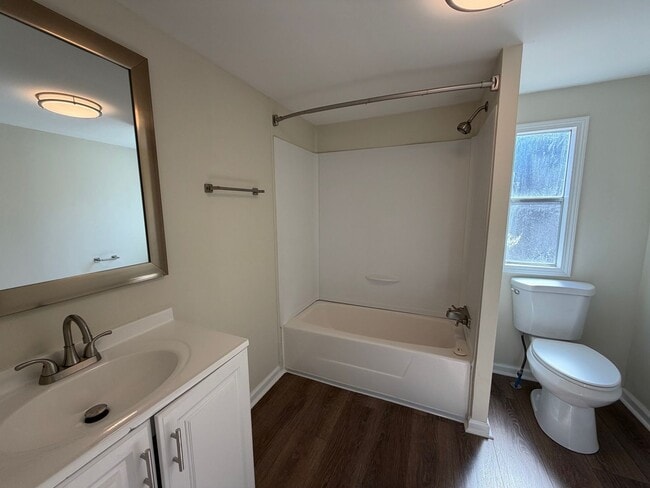 Building Photo - 22 Lee Rd 242