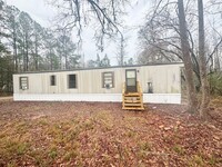 Building Photo - 2 Bedroom, 1 bathroom home only $1000/month!