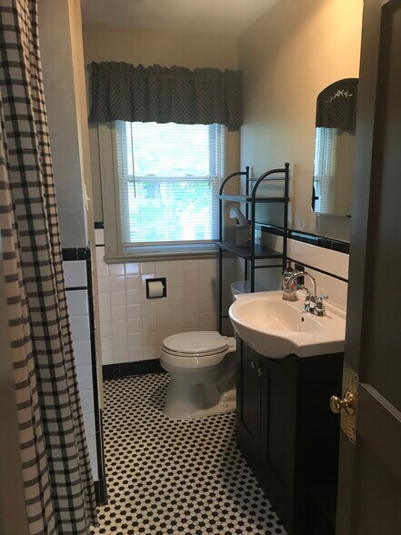 Building Photo - 52 Wyman Rd