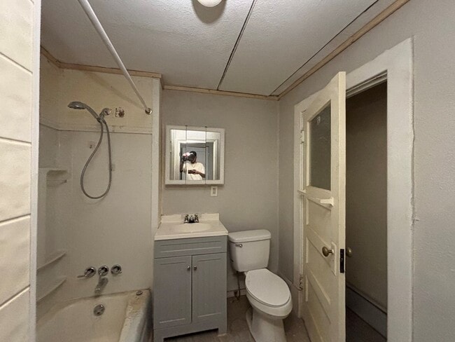 Building Photo - 106 High
