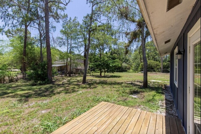 Building Photo - 16932 Aintree Dr W