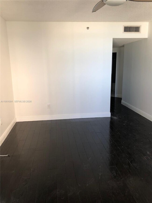 Building Photo - 6422 Collins Ave