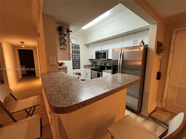 Building Photo - 231 SW 116th Ave