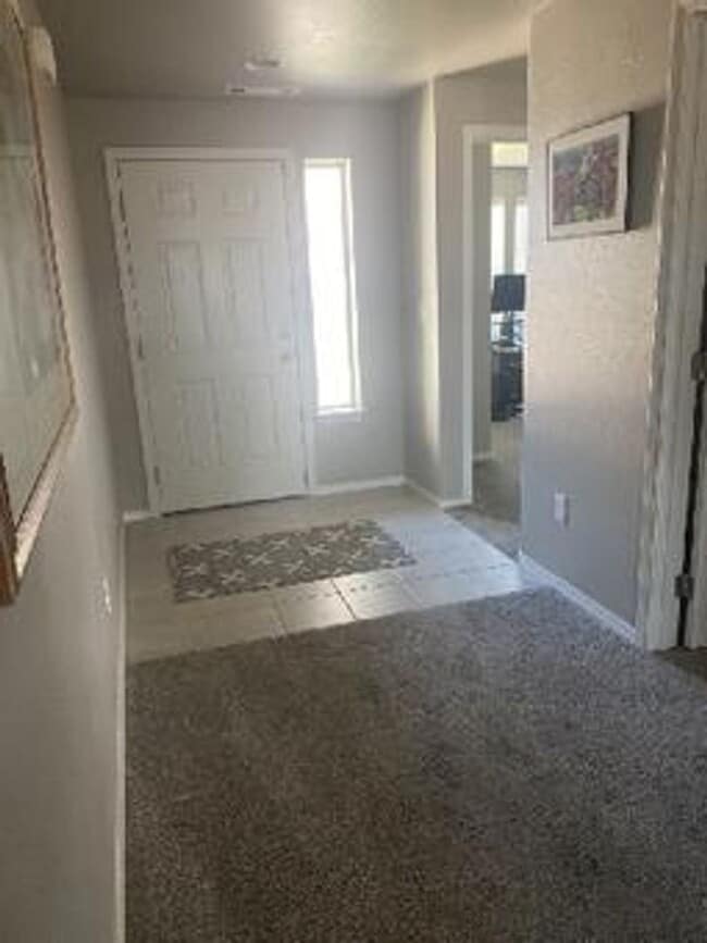 Building Photo - Introducing a charming rental home in East...