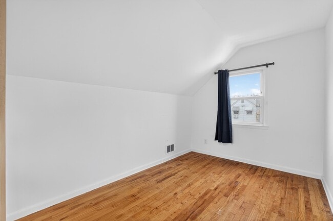 Building Photo - 16 Crossgate Rd