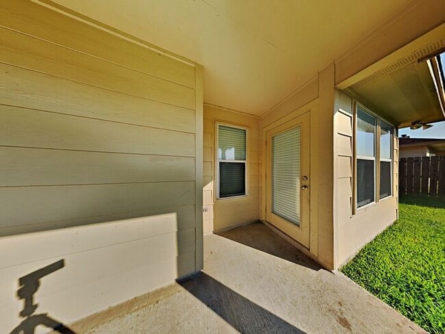 Building Photo - No Application Fees* $250.00 off 1st month...