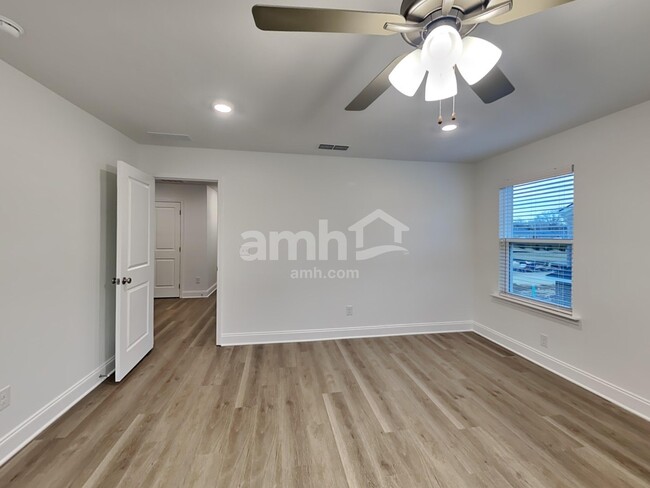 Building Photo - 213 Argea Dr