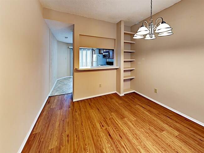 Building Photo - 5740 Martel Ave