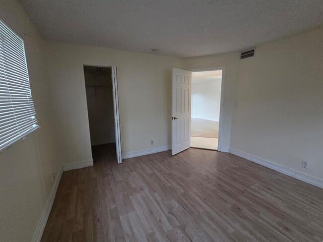 Building Photo - 7901 S Colony Cir