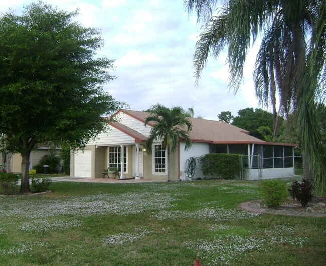 Building Photo - 9024 Carma Dr