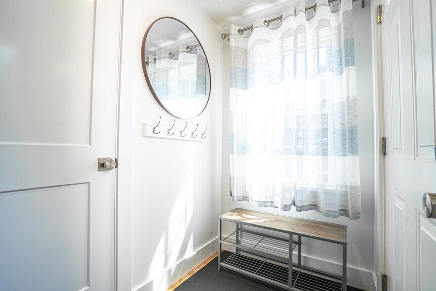 Building Photo - 176 Palmer Ave