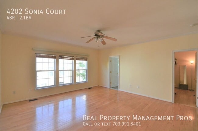 Building Photo - 4202 Sonia Ct