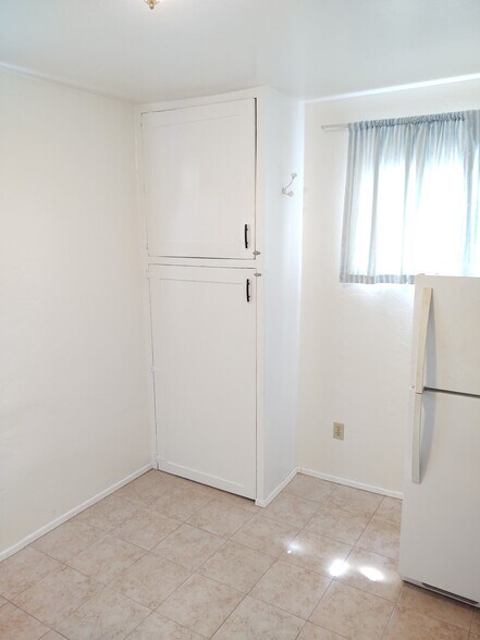Building Photo - 4051 Promontory St