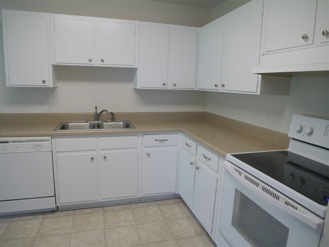 Building Photo - 1232 Winifred Dr