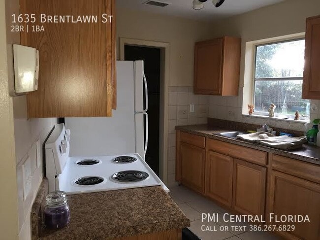Building Photo - Deltona Bungalow