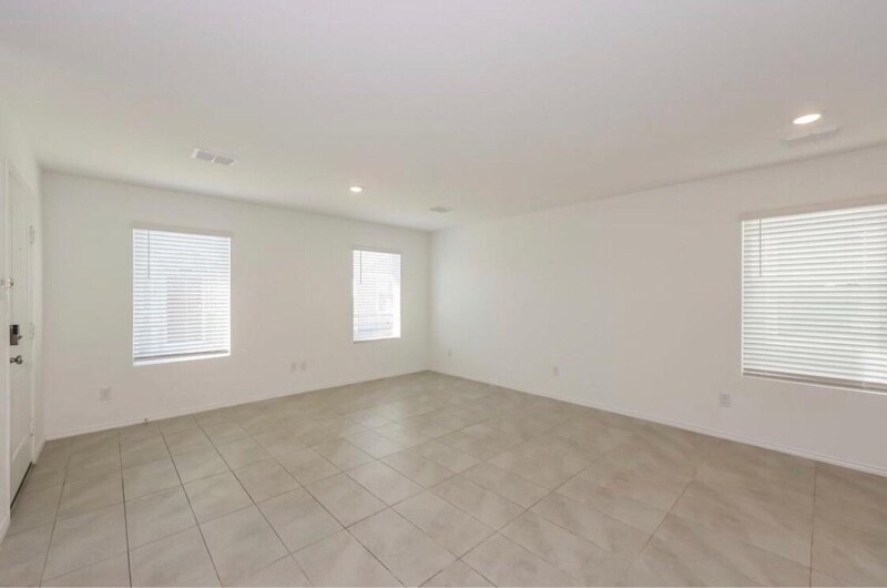 Building Photo - 1301 Clear Creek Dr