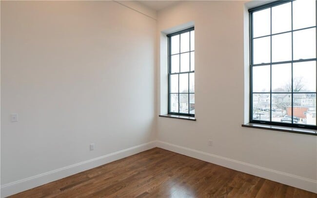 Building Photo - 15 Cranston Ave