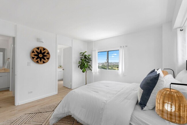 Building Photo - Renovated Unfurnished 2 bedroom, 1.5 bath ...