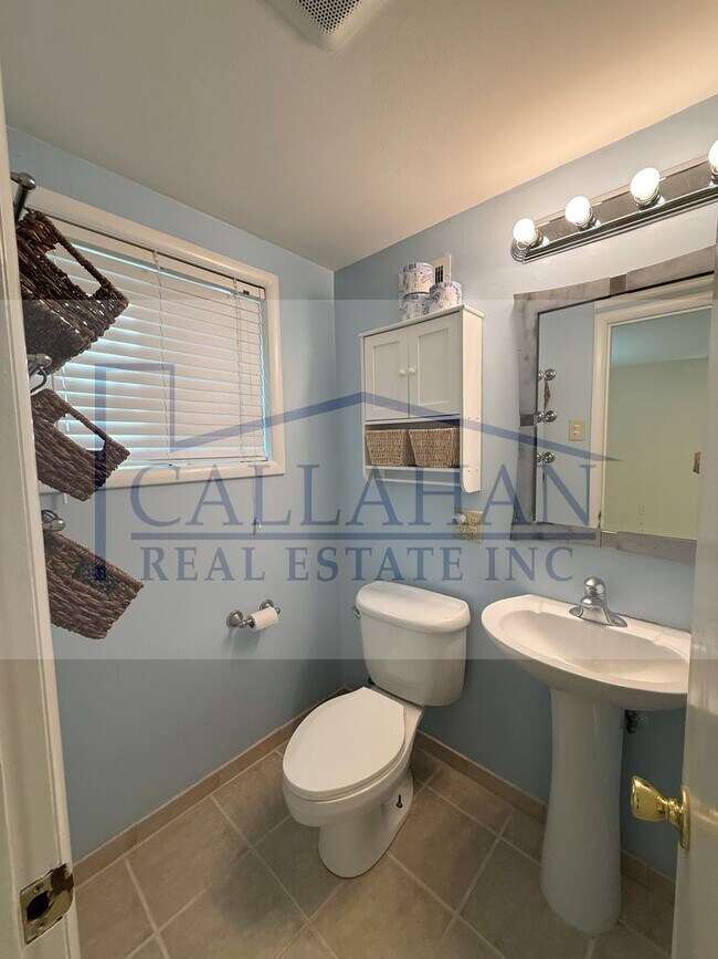 Building Photo - Lakewood 3 bedroom Home