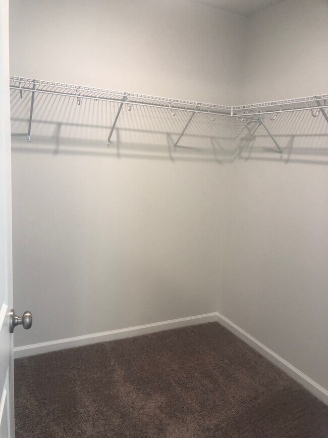 Building Photo - Welcome Home! 4BR/2.5BA in Manning Crossing – Elon