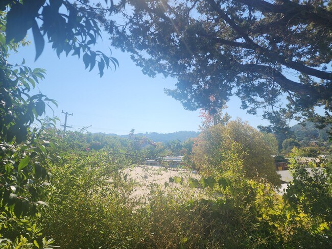 Building Photo - 721 Las Colindas Rd