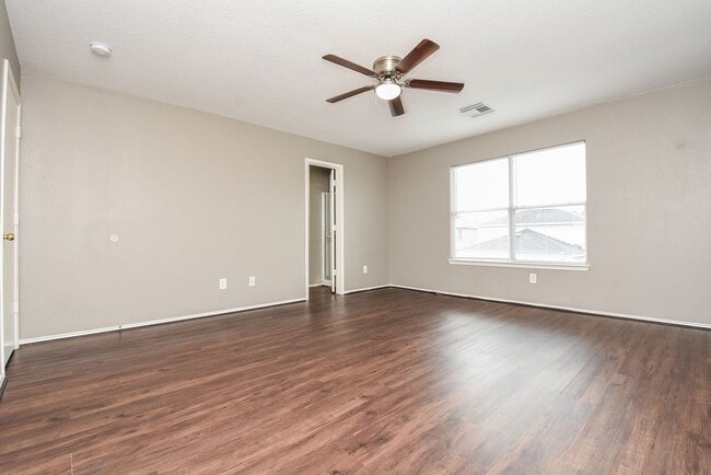 Building Photo - 642 Kiley Dr