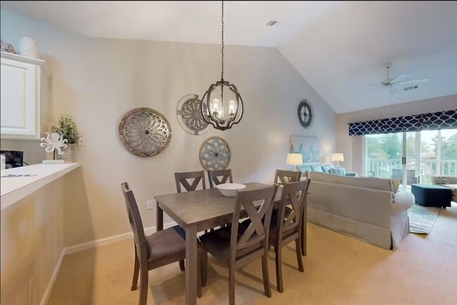 Building Photo - 616 River Oaks Dr