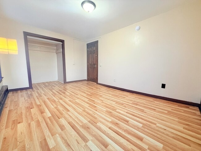 Building Photo - 60 High St